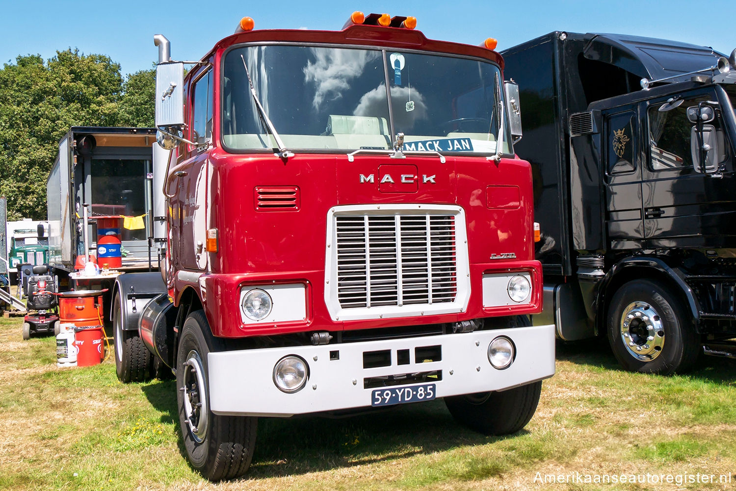 Vrachtwagens Mack F Series uit 1977